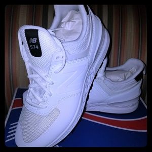 New Balance Women's white sneakers sz 10B